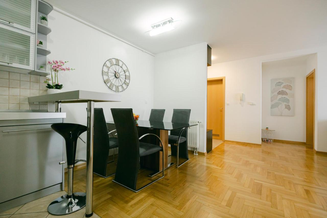 Ladenta Apartman*** Zagreb Luaran gambar