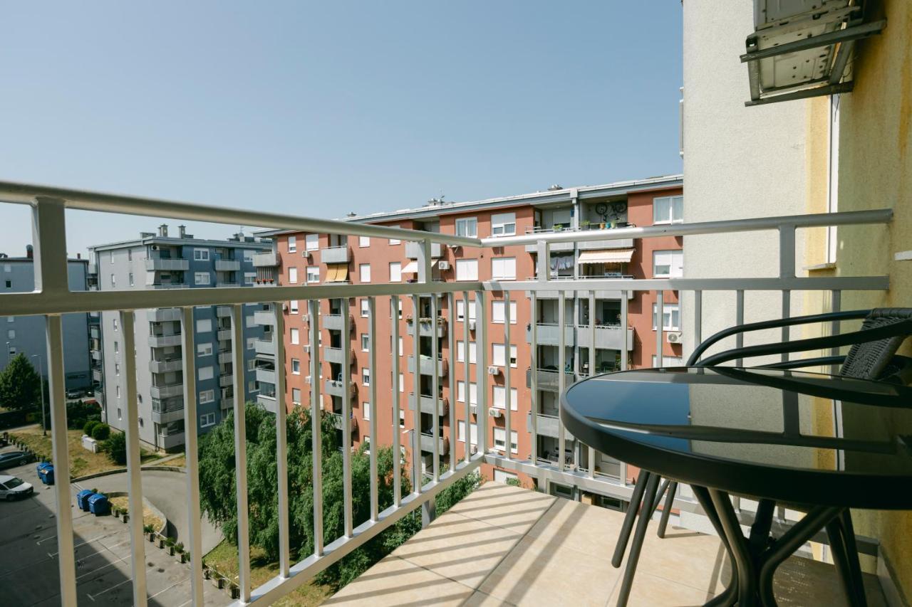 Ladenta Apartman*** Zagreb Luaran gambar