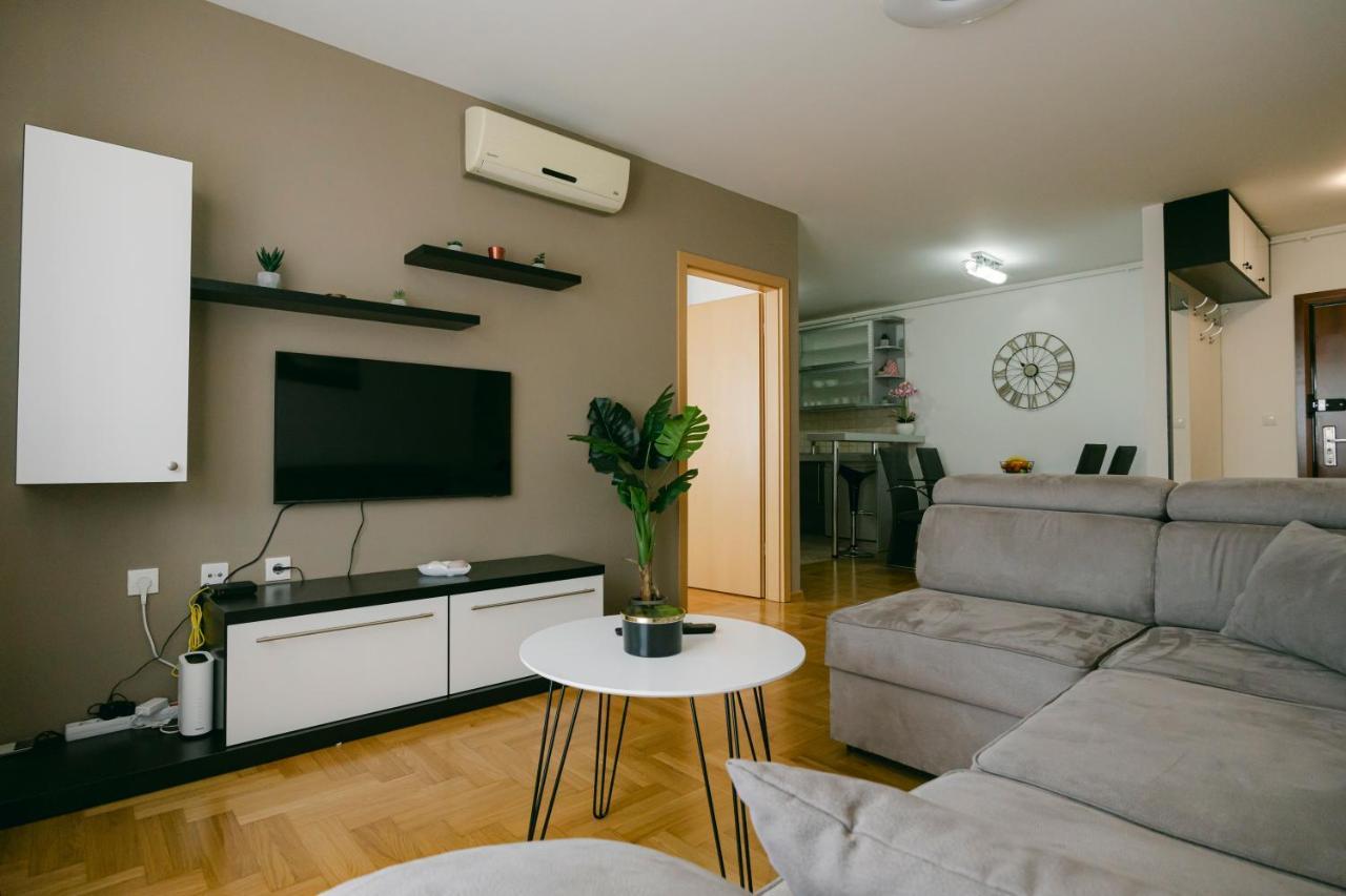 Ladenta Apartman*** Zagreb Luaran gambar